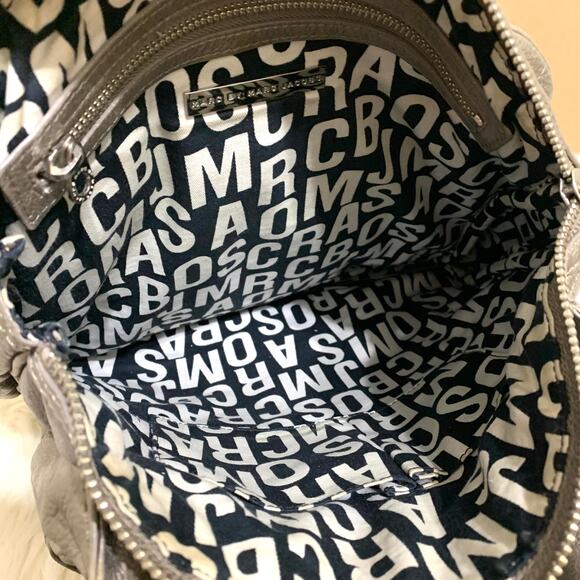 MARC JACOBS "TERI" Pewter Silver Leather Vintage N/S Totally Turnlock N/S Tote - Picture 7 of 16